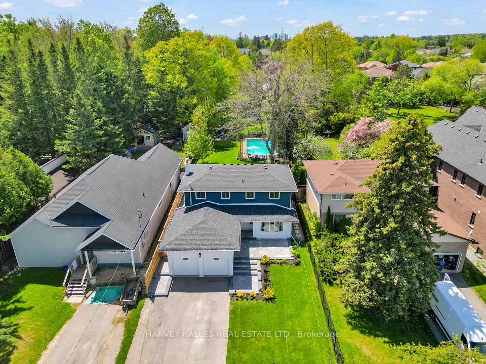 534 Oakwood Drive, Pickering, ON L1W 2M7