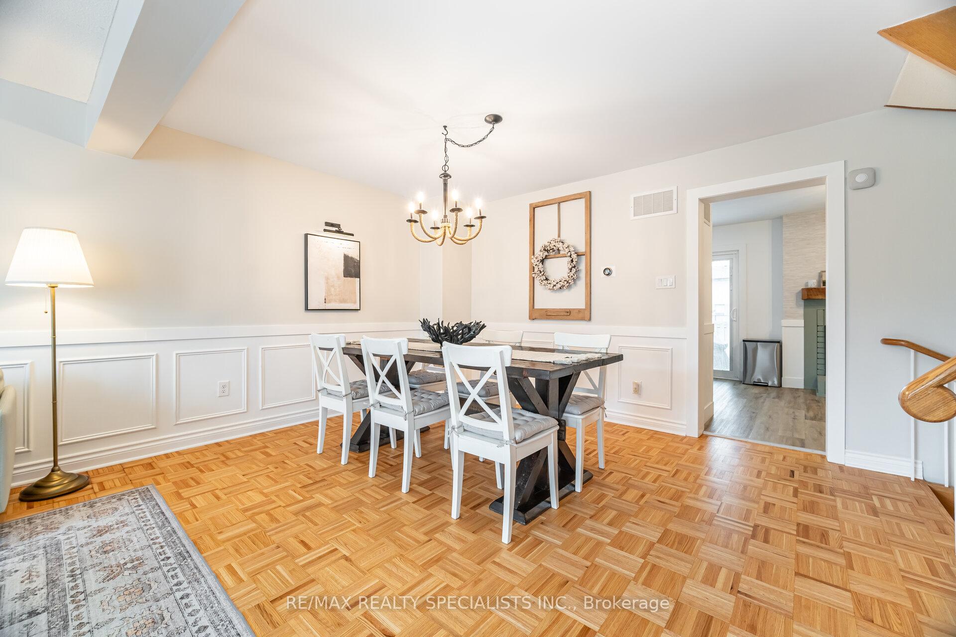 3 Bedrooms Condo at 7077 Estoril,  Mississauga For sale