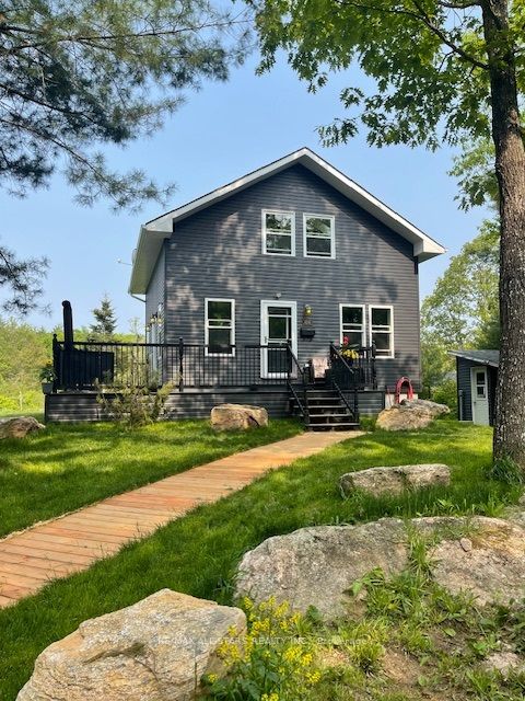 1295 Deep Bay
