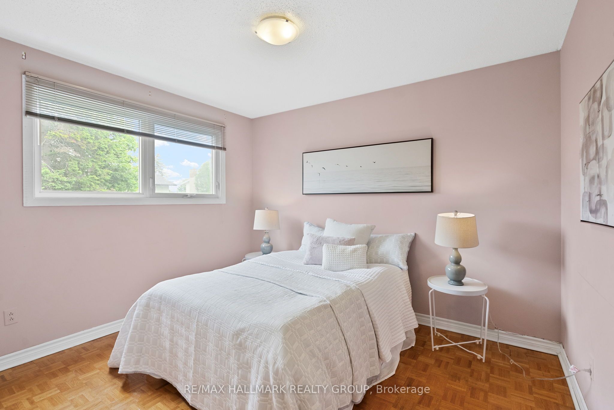 2143 Hubbard Crescent
