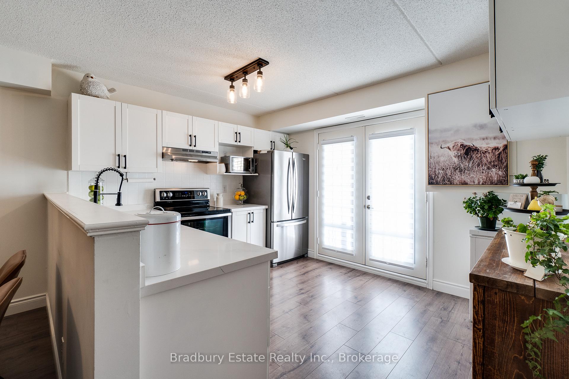 2 Bedrooms Condo at 2045 Appleby,  Burlington For sale
