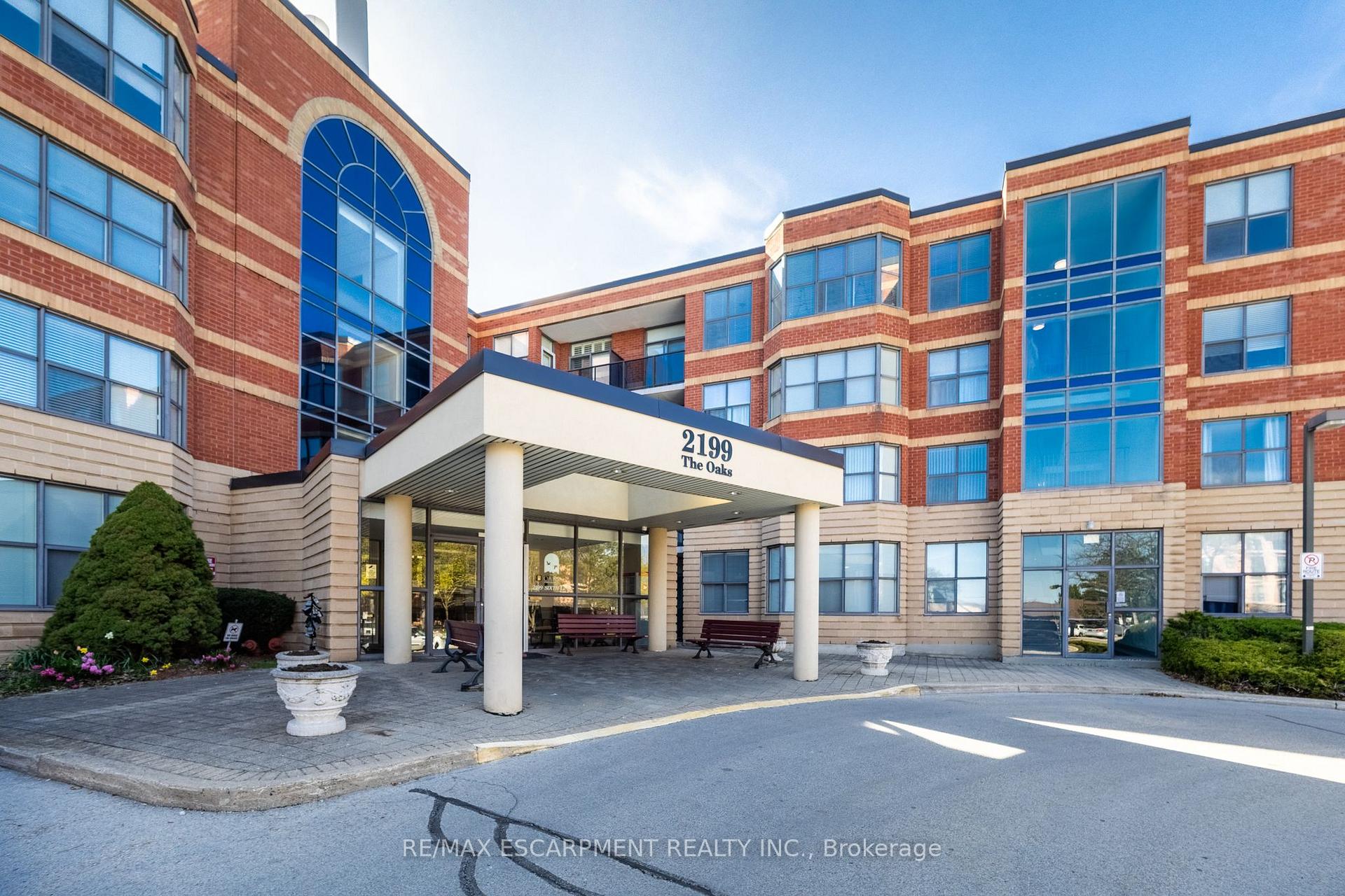 2 Bedrooms Condo at 2199 Sixth,  Oakville For sale