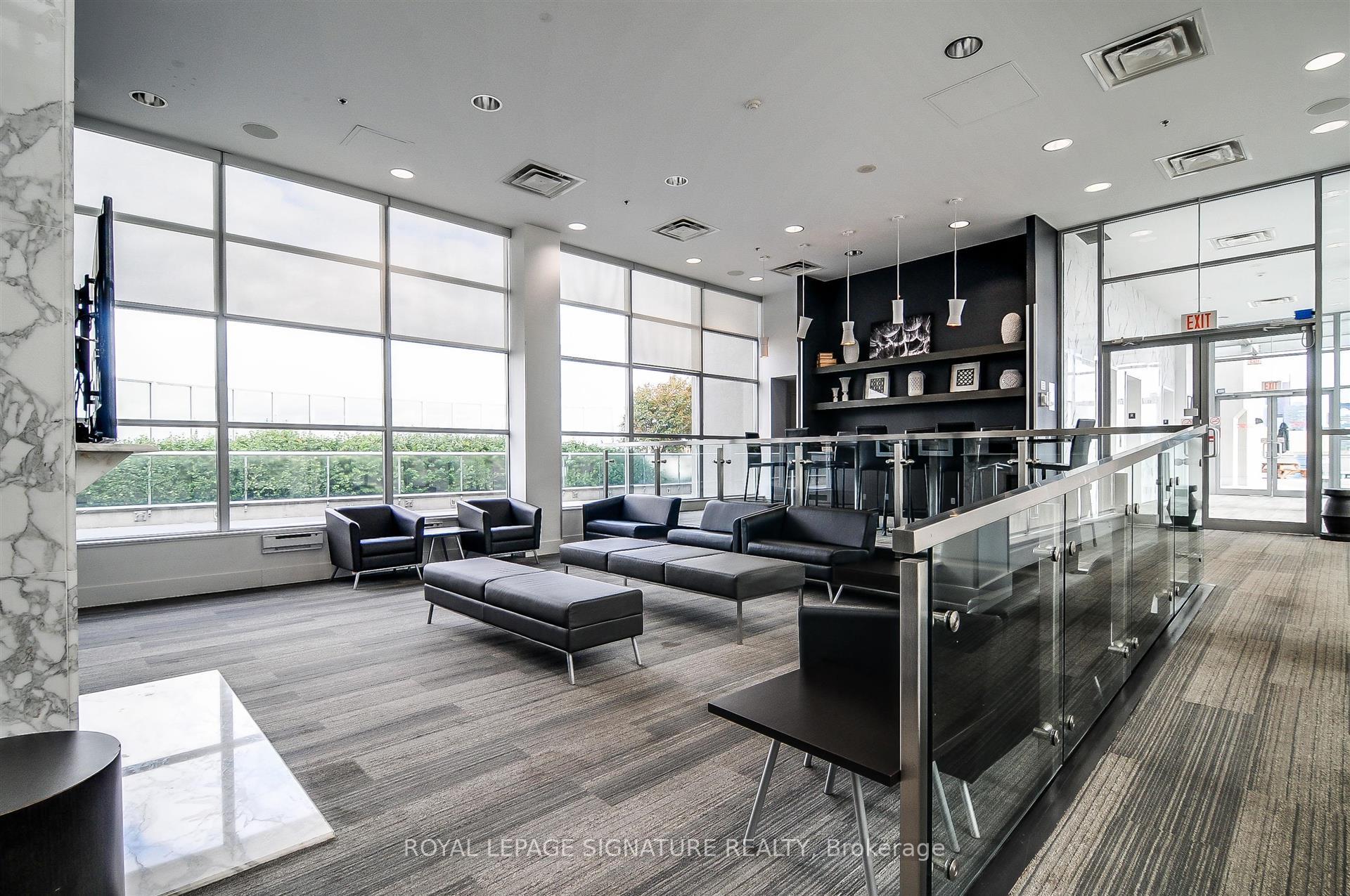 2 Bedrooms Condo at 1 Shaw, Toronto For sale