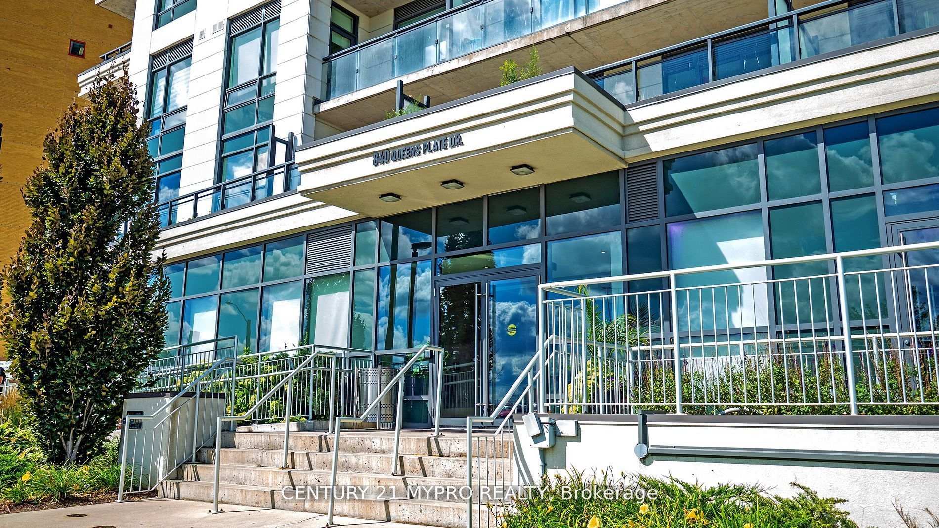 2 Bedrooms Condo at 840 Queen’s Plate,  Toronto For sale