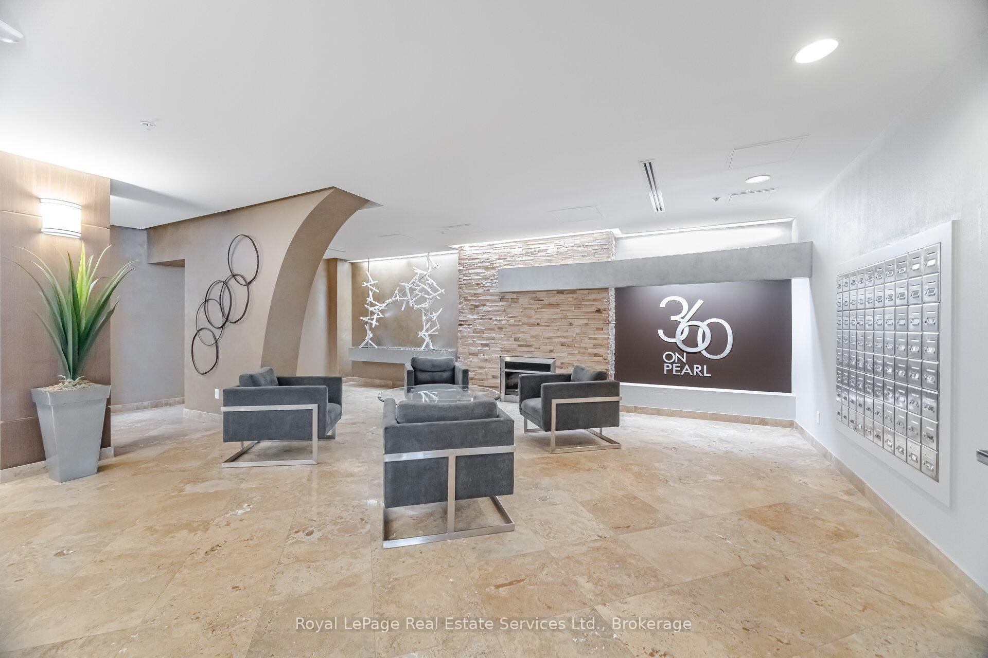 2 Bedrooms Condo at 360 Pearl, Burlington For sale