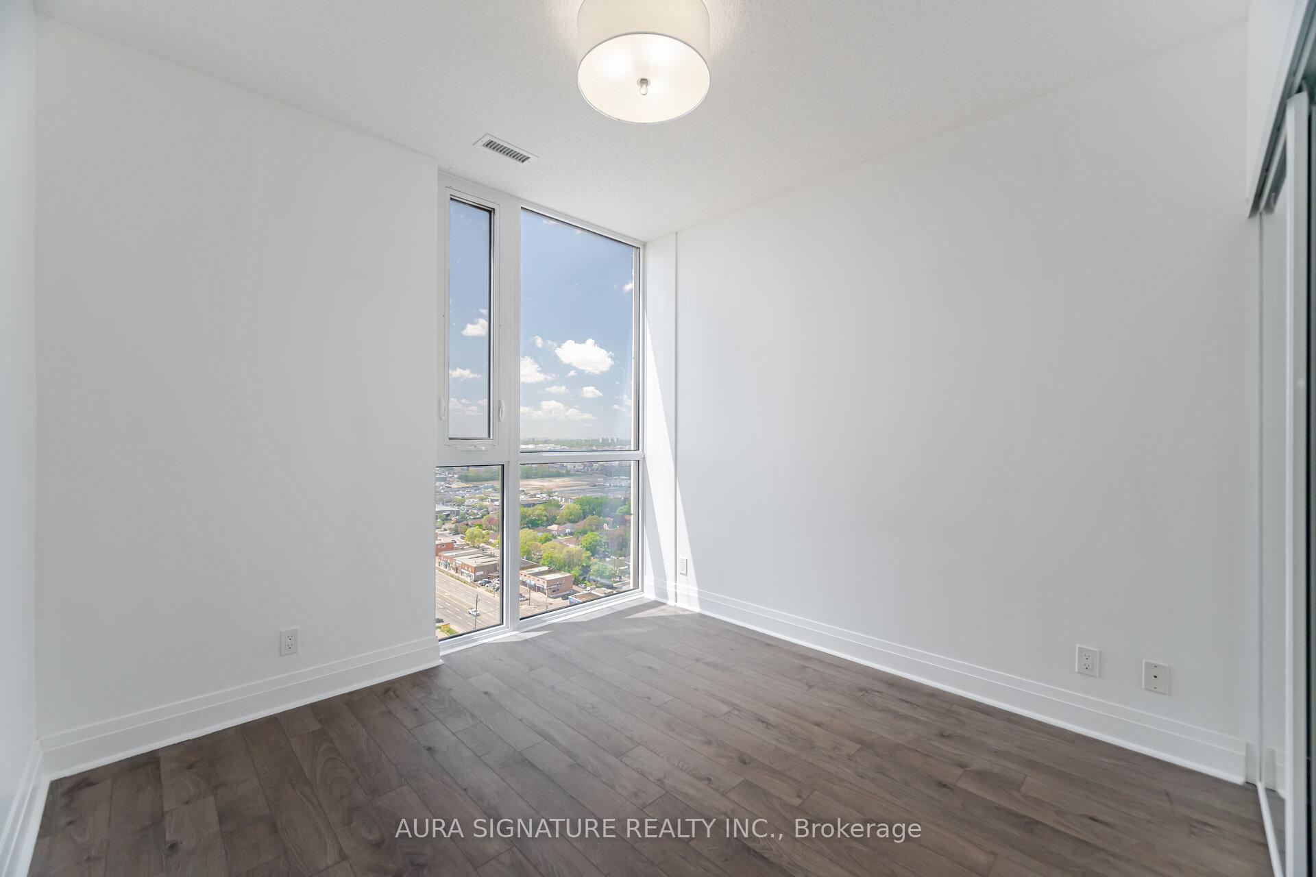 2 Bedrooms Condo at 15 Zorra, Toronto For sale