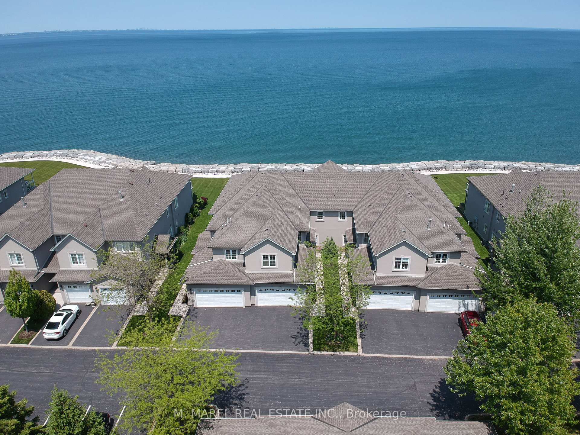 4 Bedrooms Condo at 484 Millen, Hamilton For sale