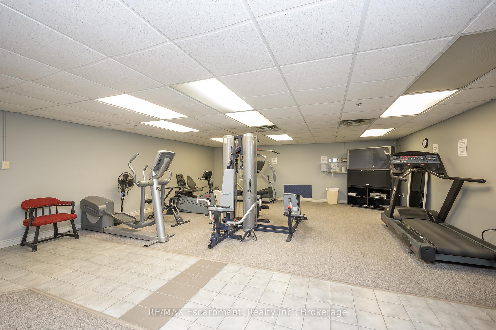 3 Bedrooms Condo at 1237 North Shore, Burlington For sale