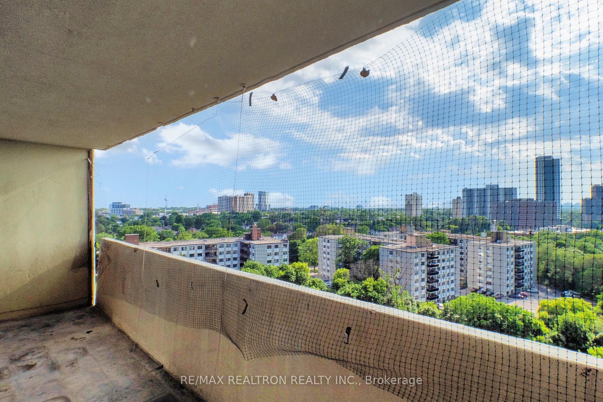 3 Bedrooms Condo at 1 Massey, Toronto For sale