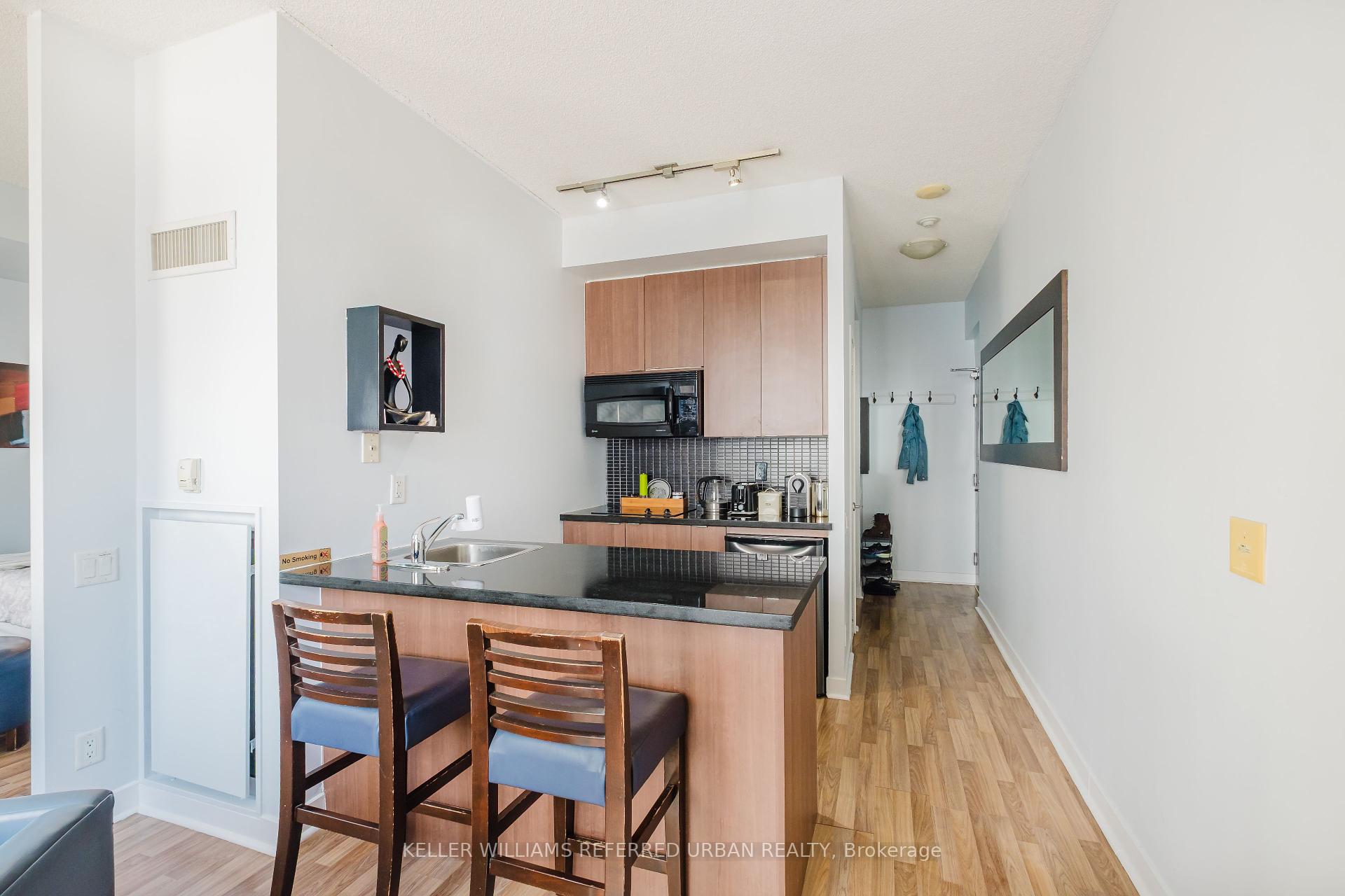1 Bedroom Condo at 8 Colborne, Toronto For sale