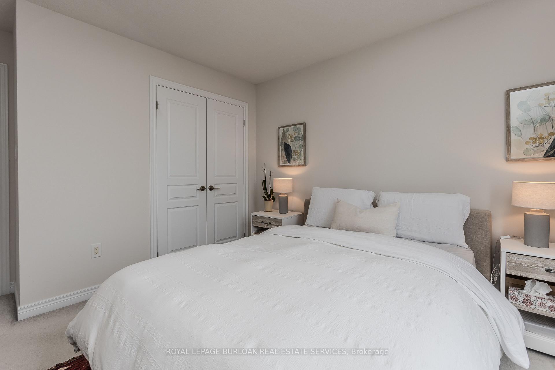 3 Bedrooms Condo at 1401 Plains, Burlington For sale