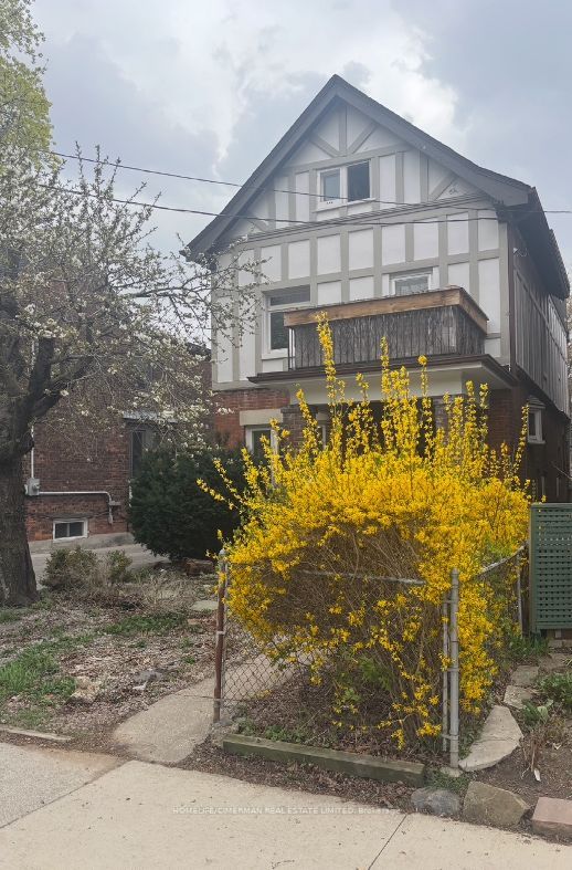 89 Ellsworth Avenue, Toronto, ON M6G 2K4