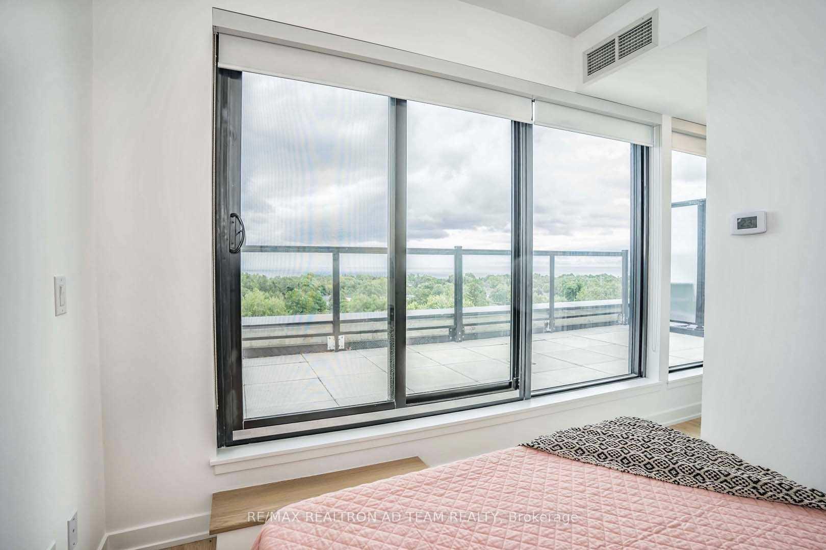 3 Bedrooms Condo at 2799 Kingston,  Toronto For sale