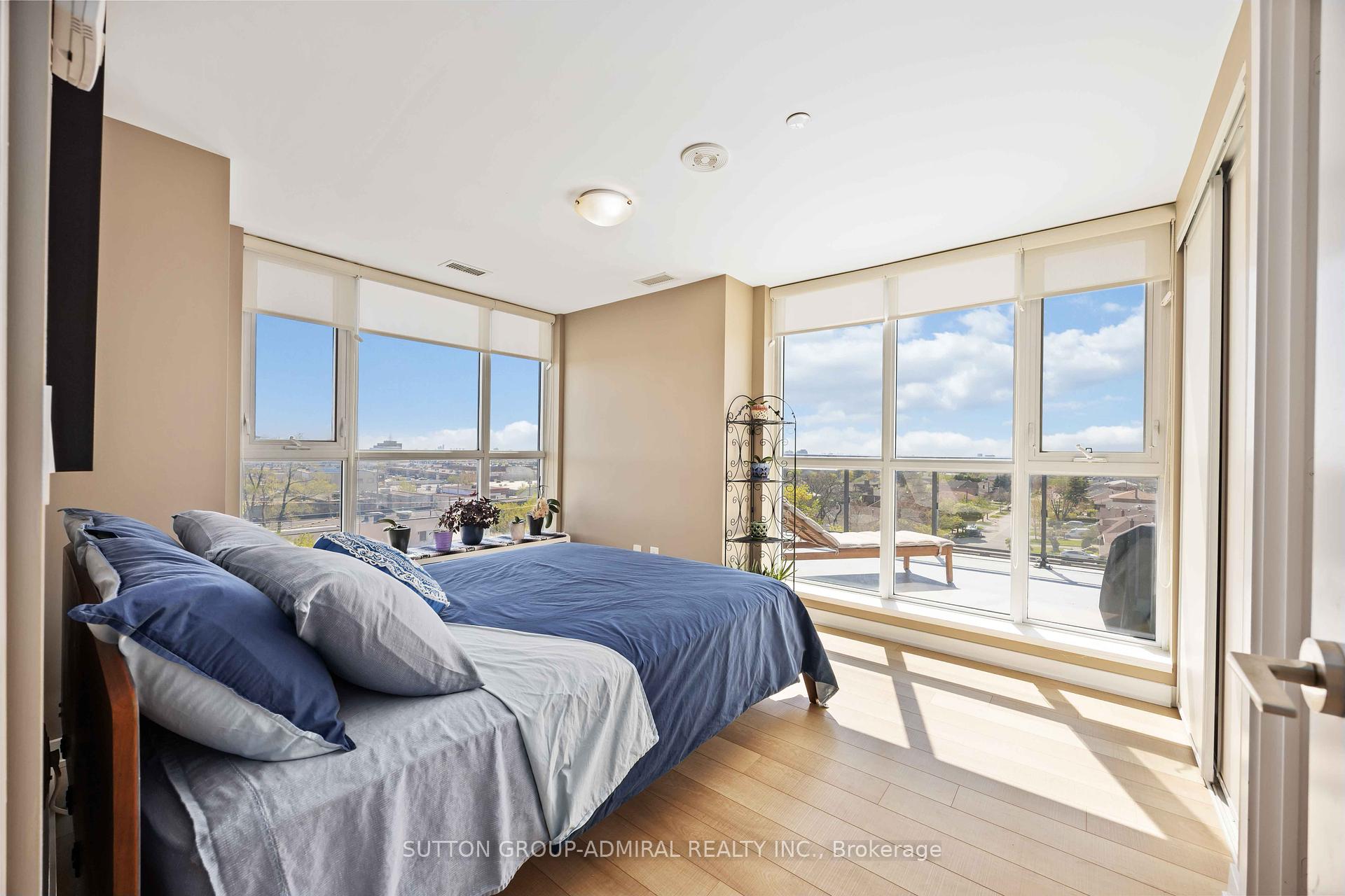 2 Bedrooms Condo at 16 MCADAM, Toronto For sale