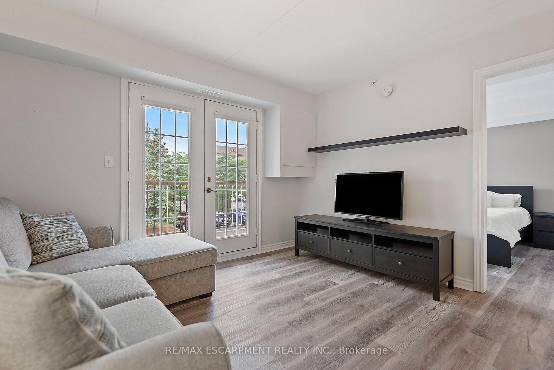 1 Bedroom Condo at 1810 Walker’s, Burlington For sale