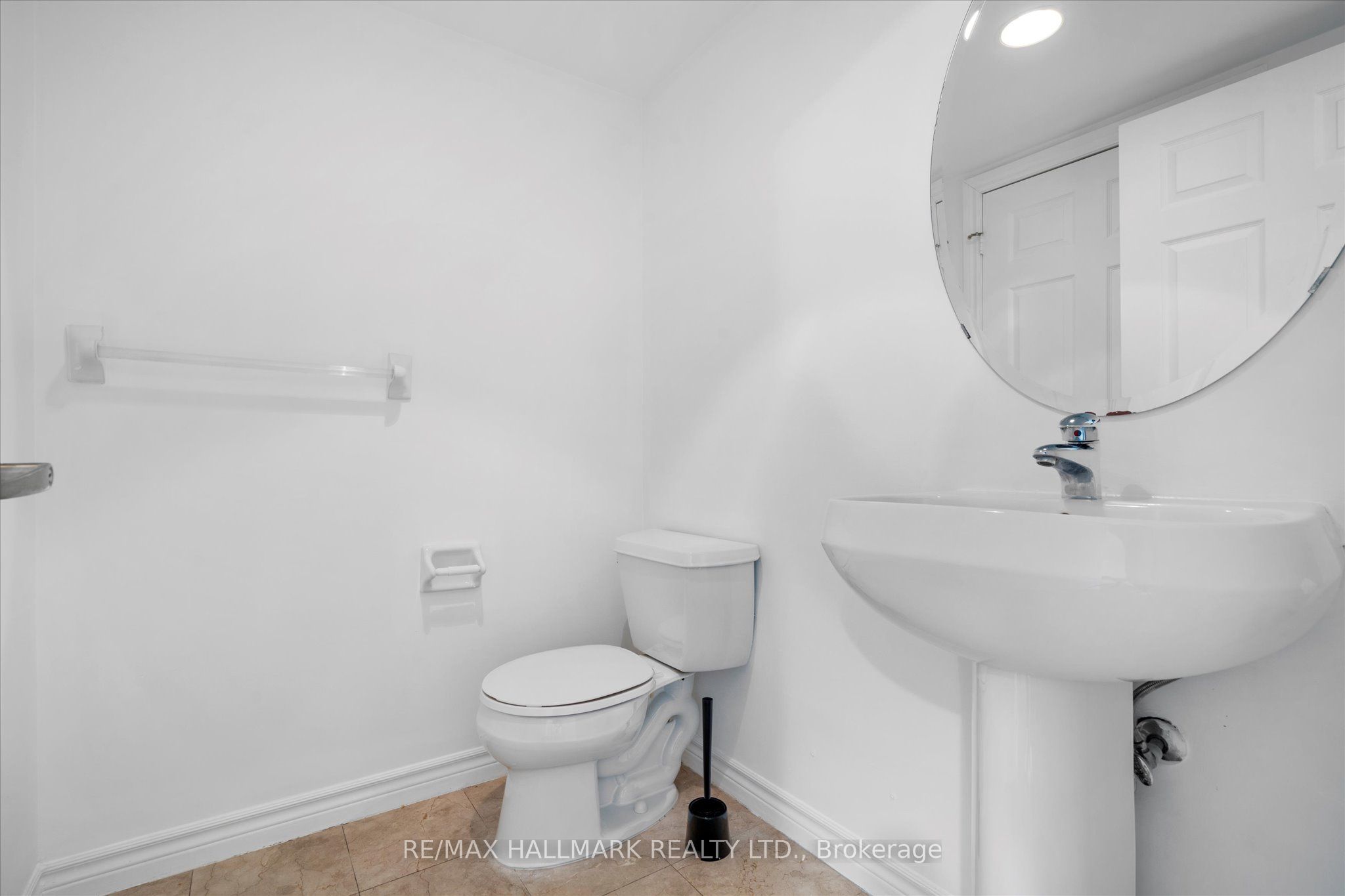 761 Bay Street, #2303