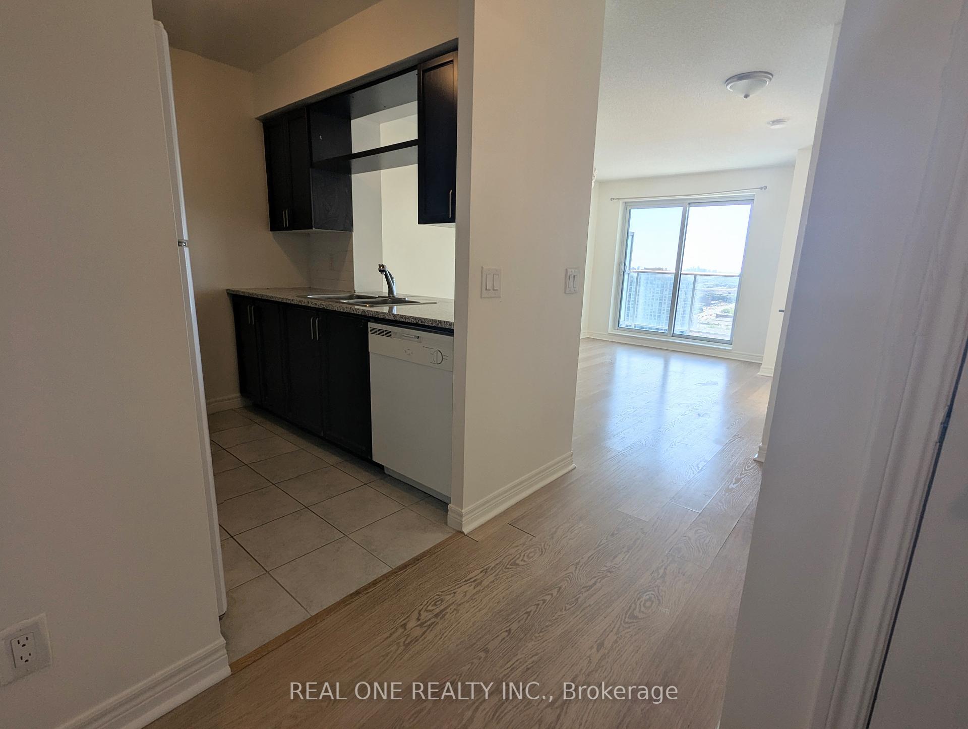 1 Bedroom Condo at 60 Town Centre, Toronto For sale
