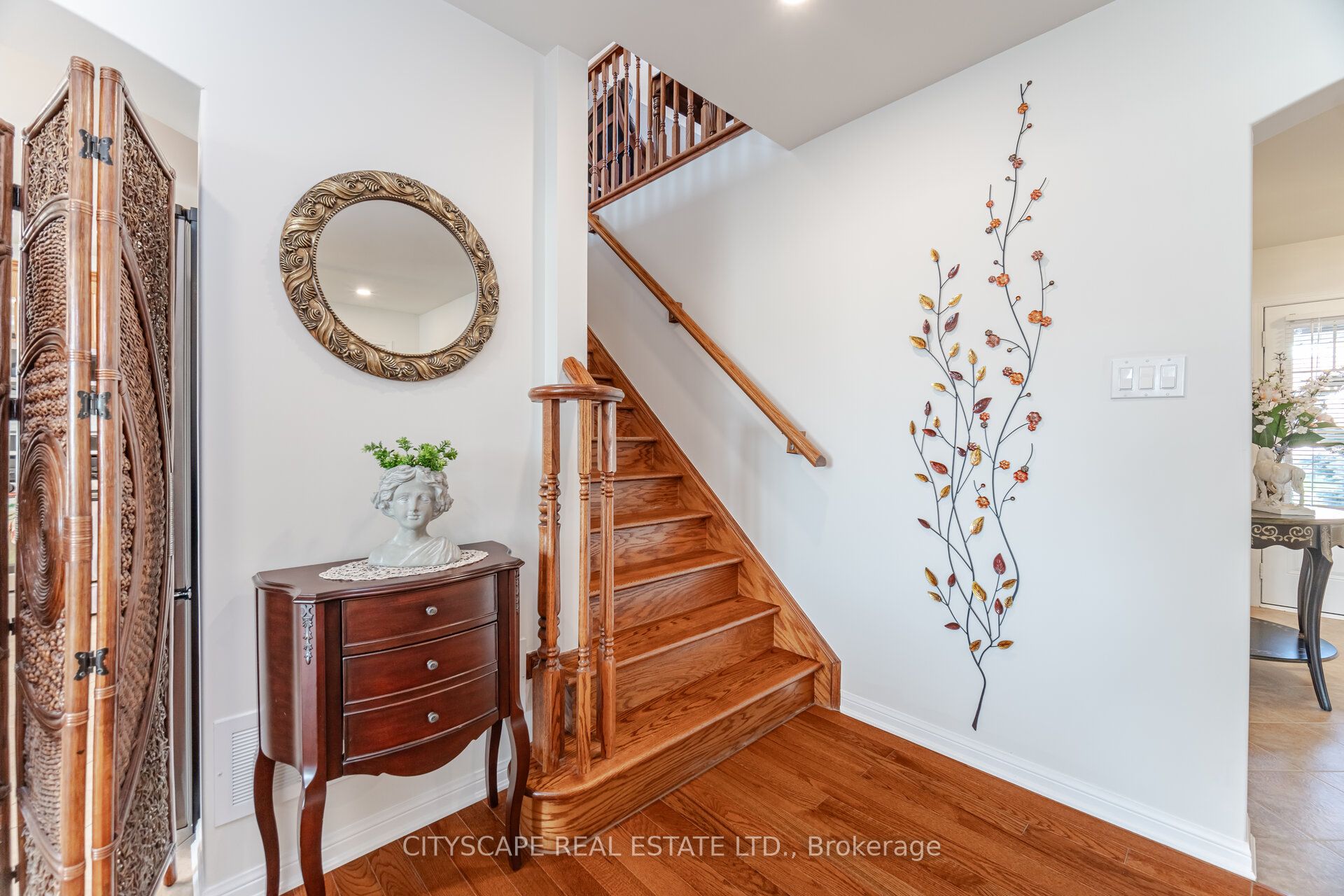 657 Symons Cross