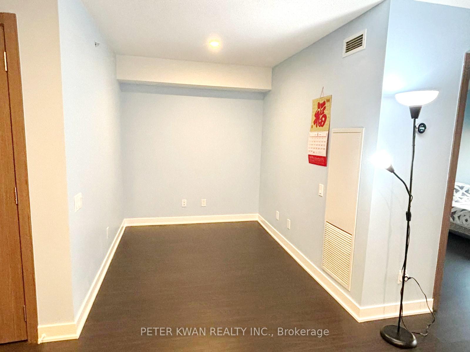 2 Bedrooms Condo at 19 Bathurst, Toronto For sale