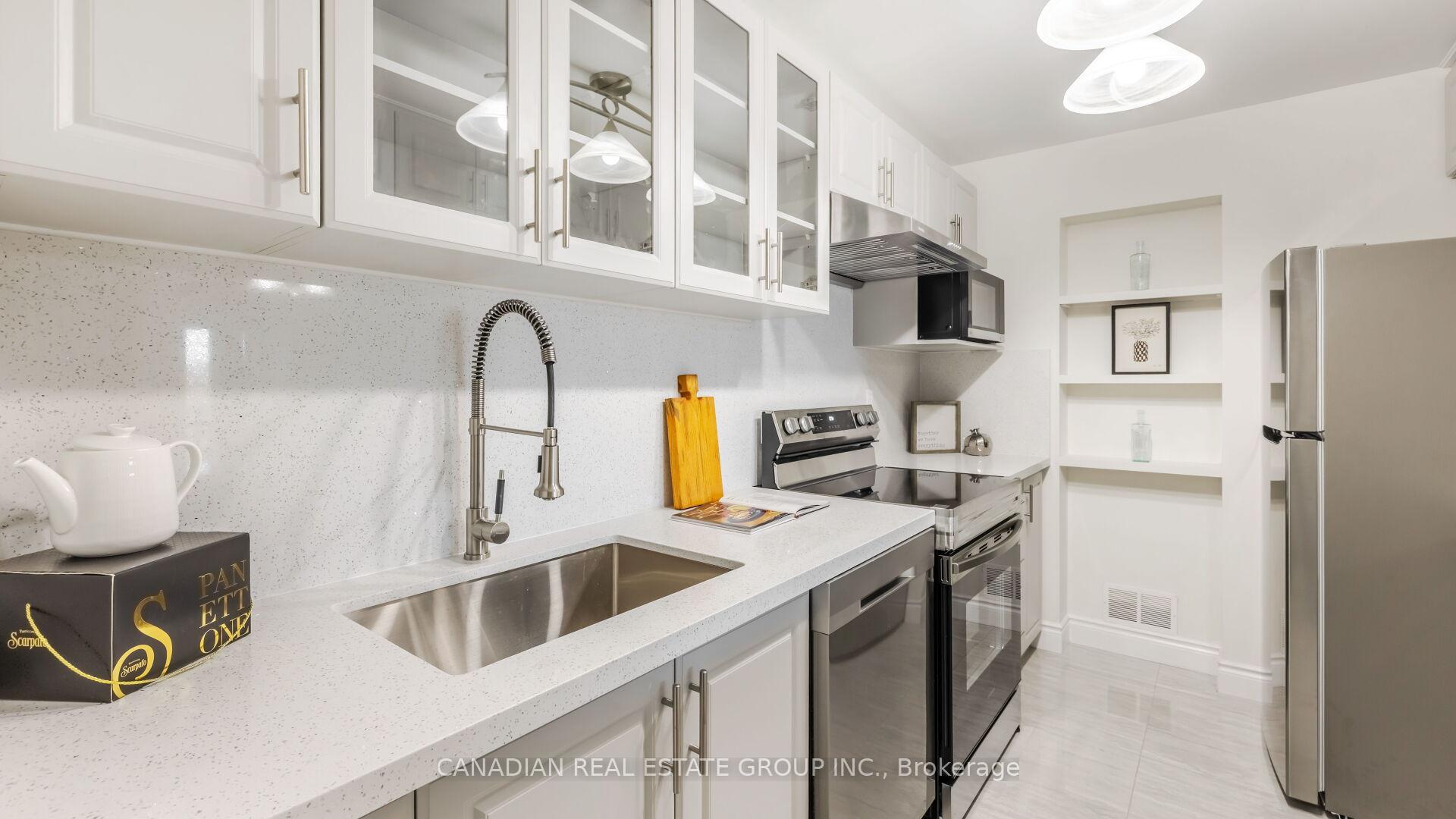 3 Bedrooms Condo at 20 Speers, Oakville For sale