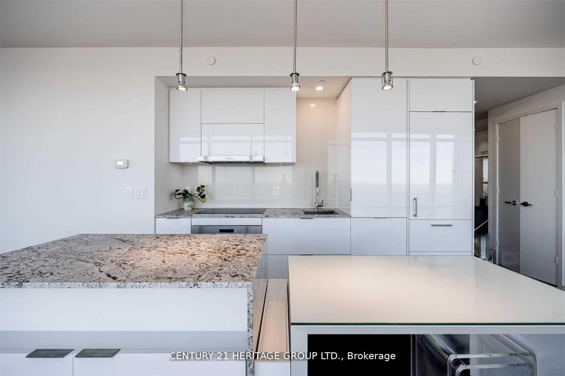 2 Bedrooms Condo at 1 Bloor, Toronto For sale