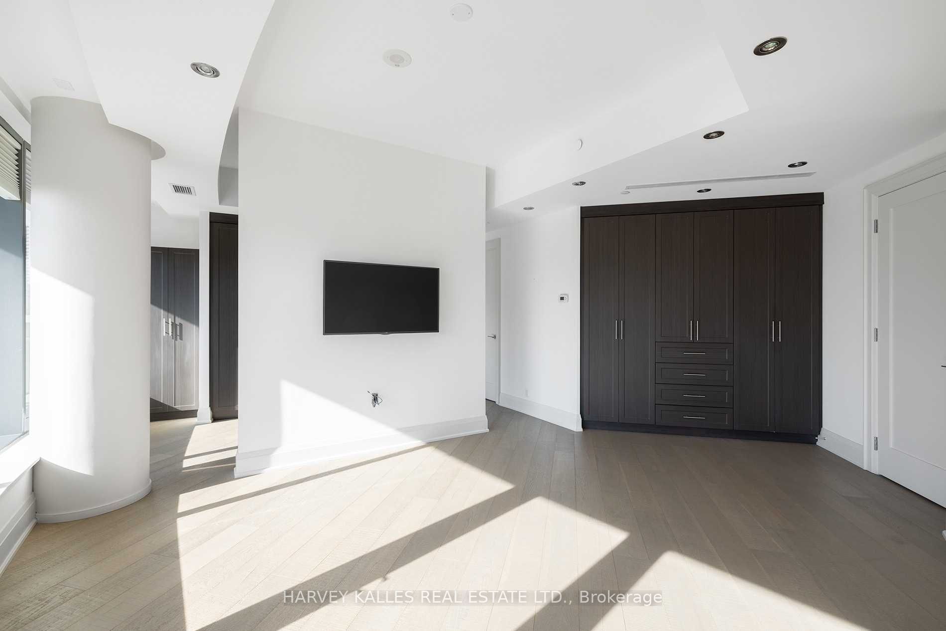 77 Charles Street W 503