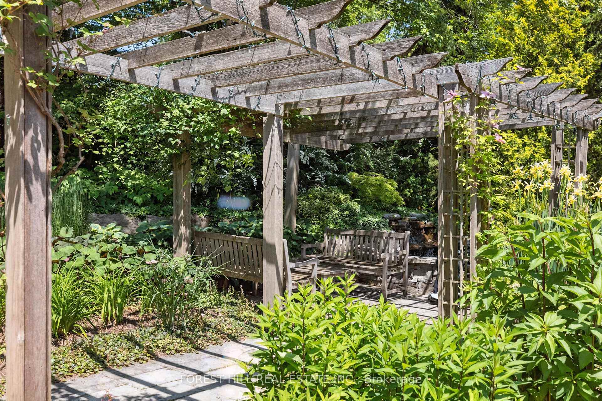 Co-op at 21 Dale, Toronto For sale