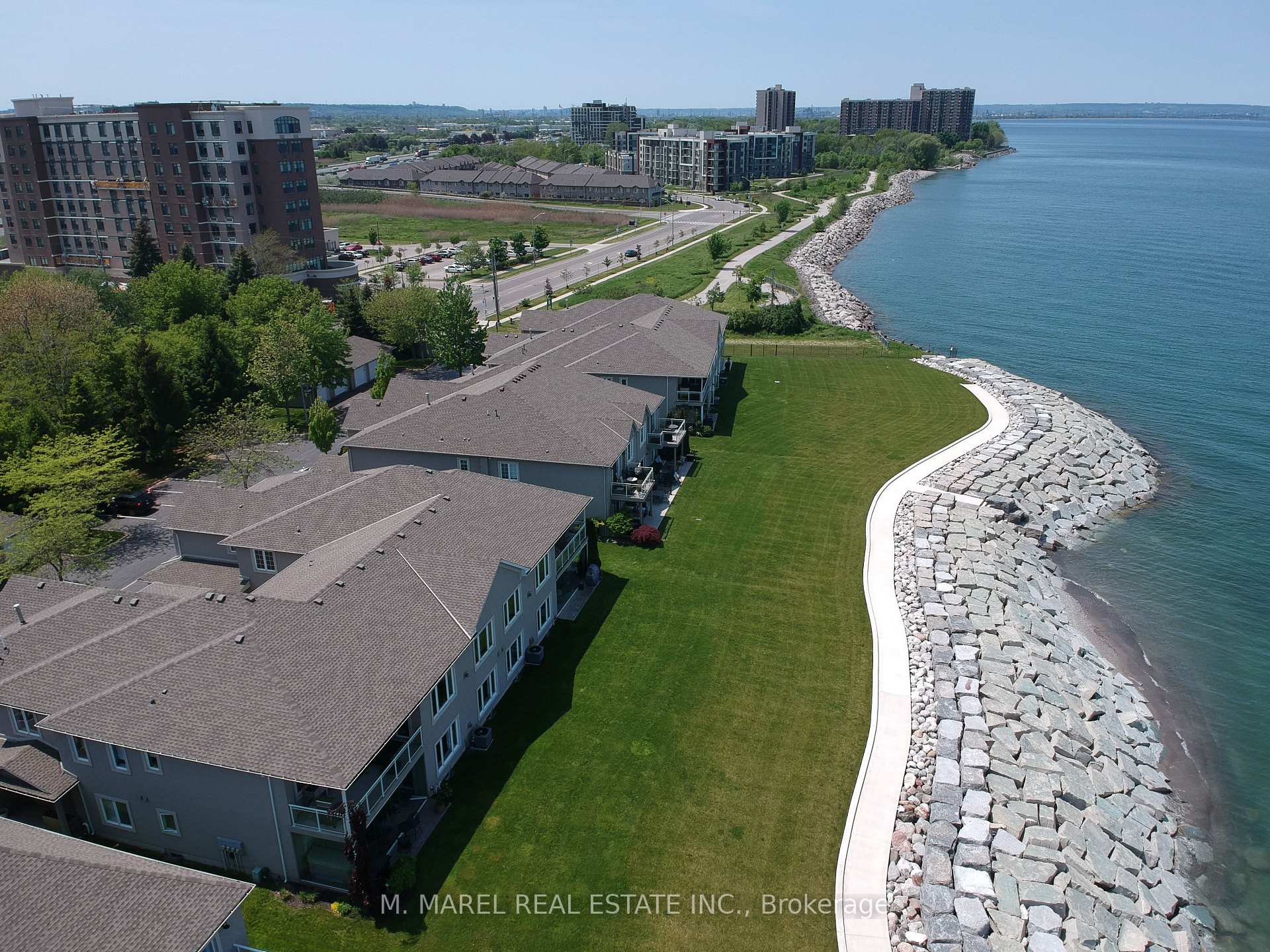 4 Bedrooms Condo at 484 Millen, Hamilton For sale