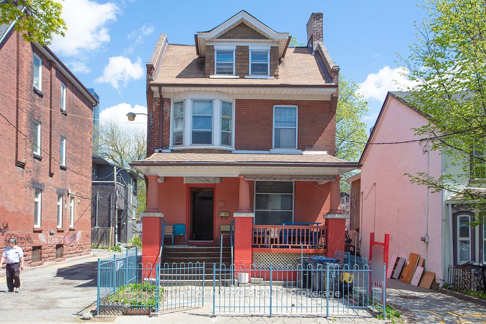 35 Huron