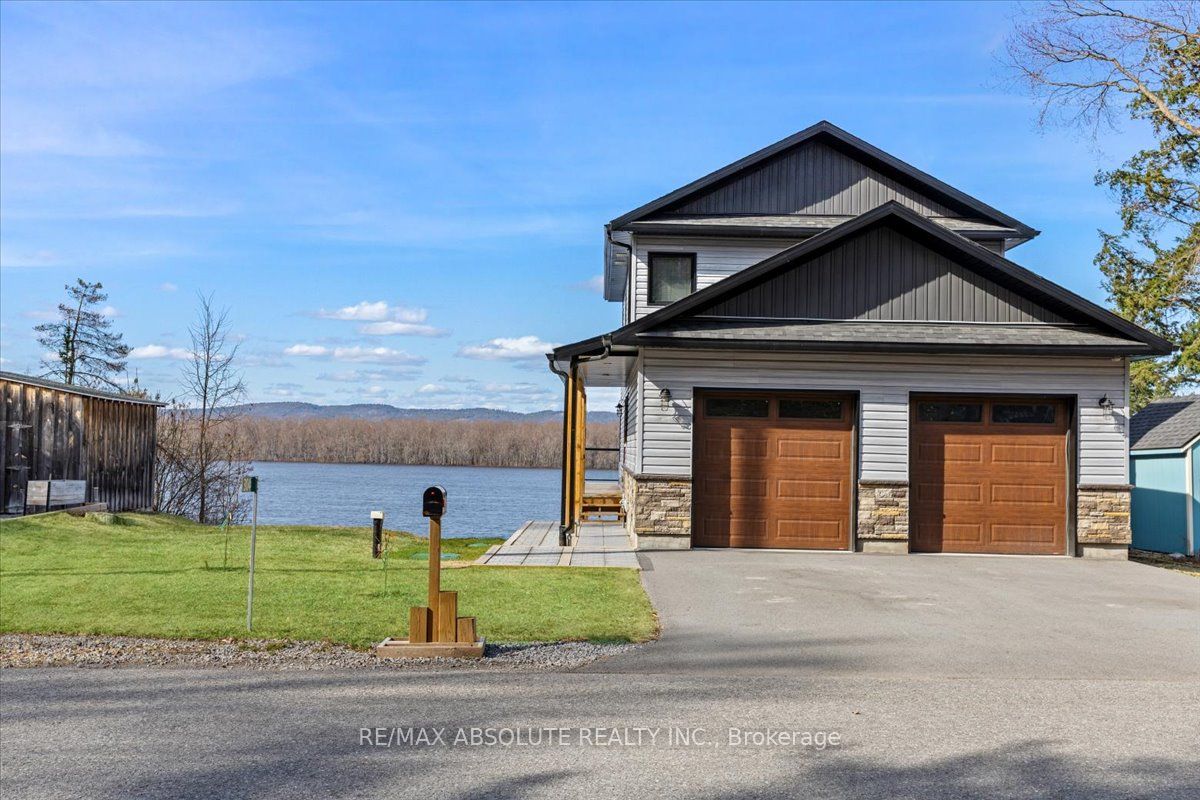 304 Riverwood Drive, ConstanceBayDunrobinKilmaursWoodlawn, ON K0A 3M0