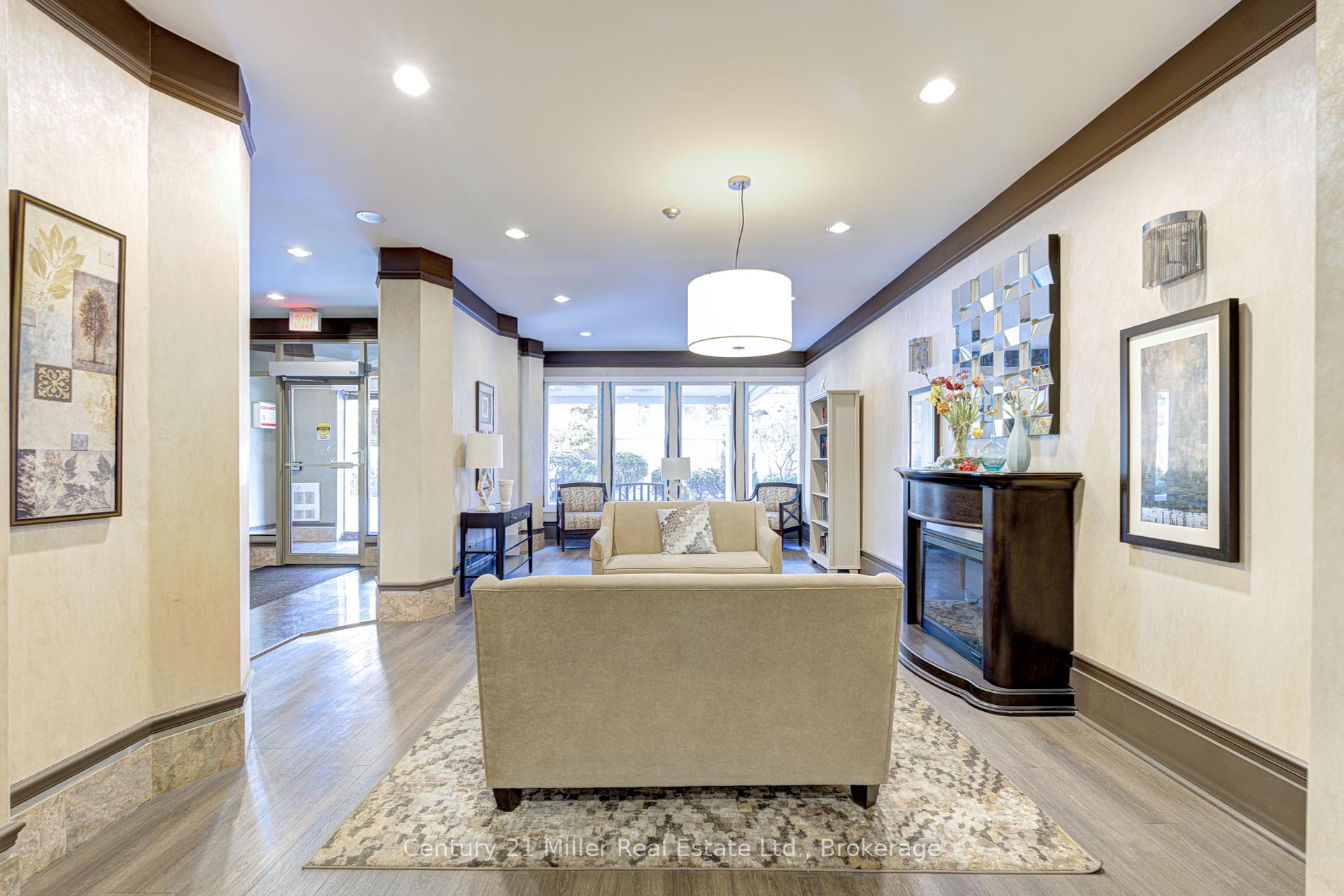 2 Bedrooms Condo at 67 Caroline, Hamilton For sale