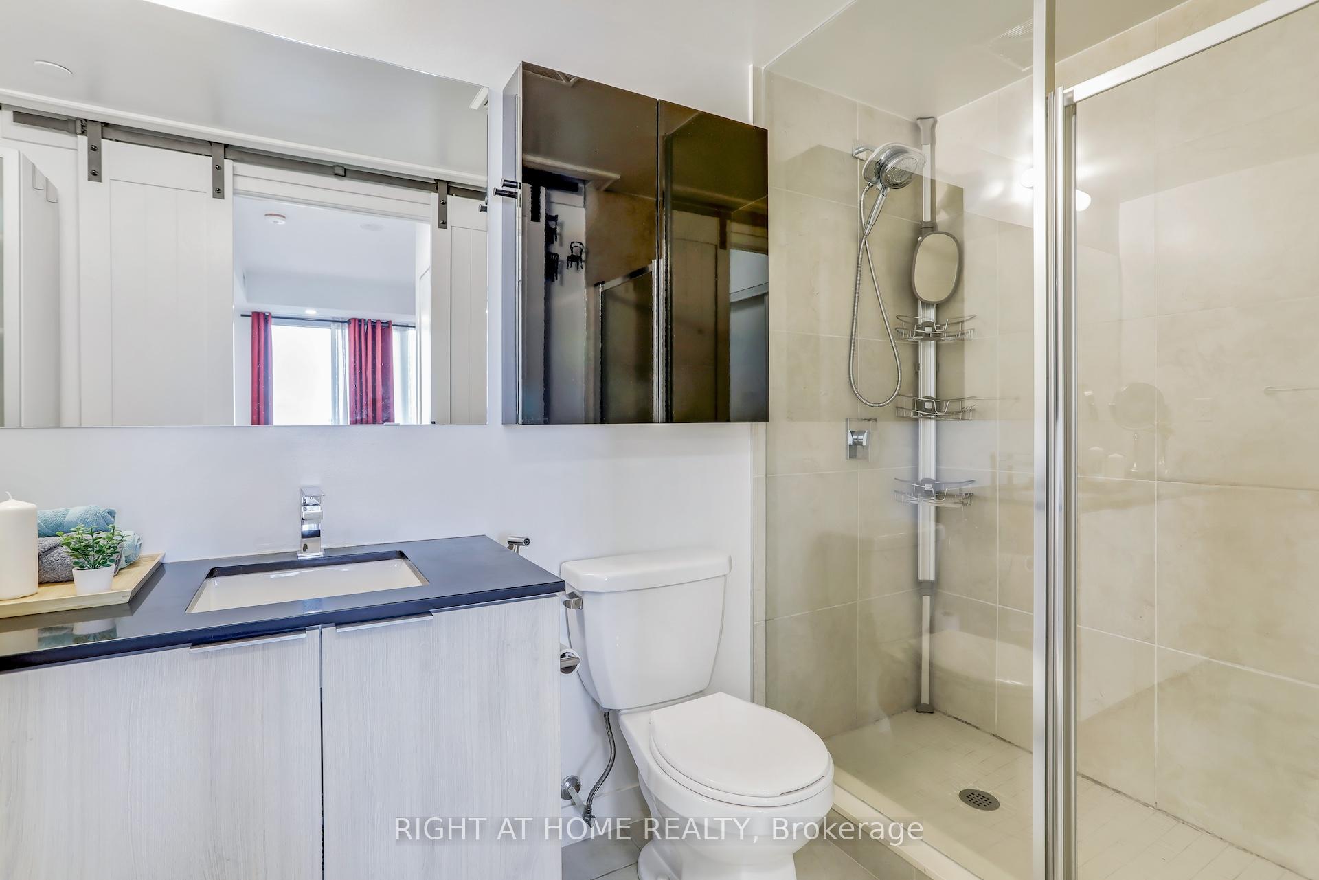 4 Bedrooms Condo at 31 Tippett, Toronto For sale
