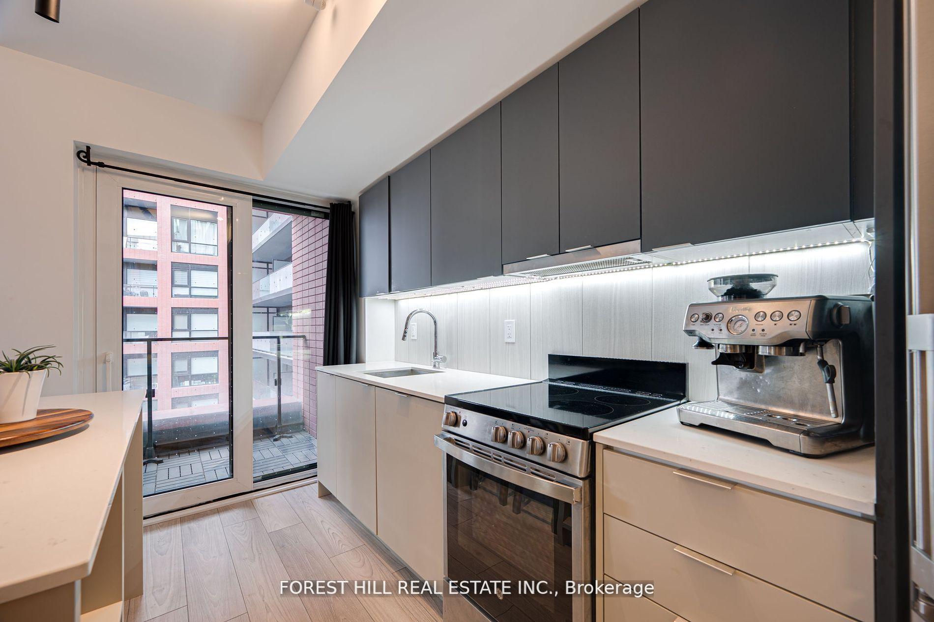 2 Bedrooms Condo at 8 Tippett, Toronto For sale