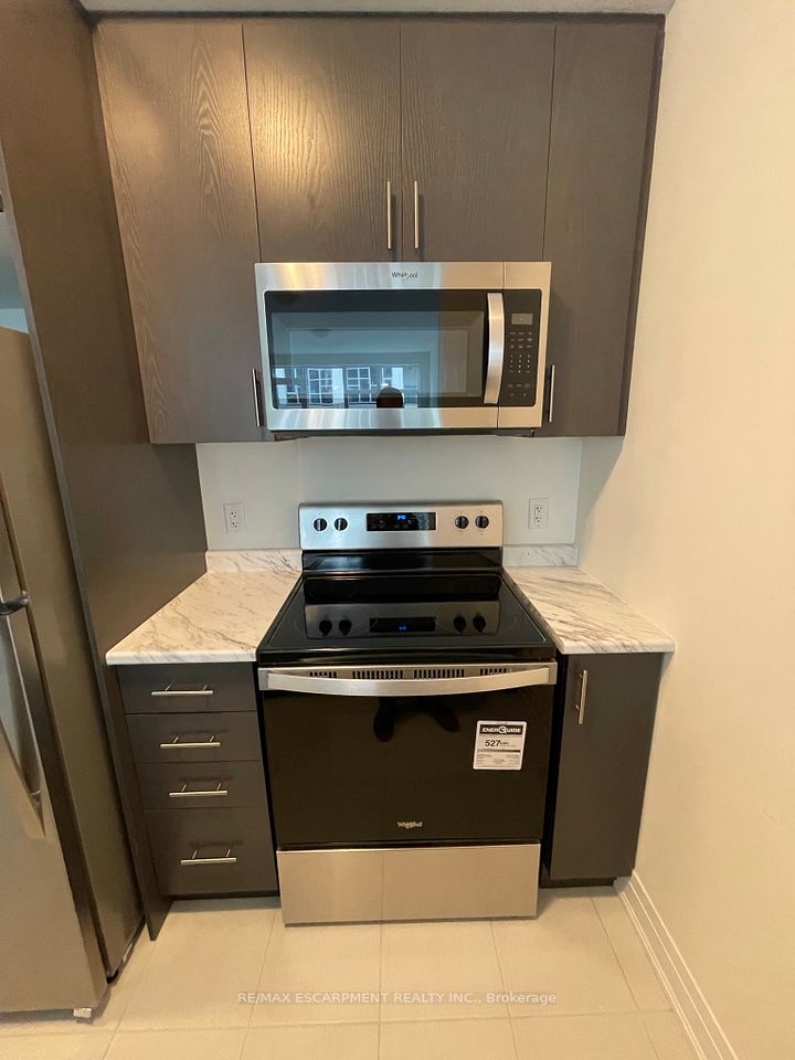 #334 - 16 Concord Place, Grimsby, ON L3M 0G6