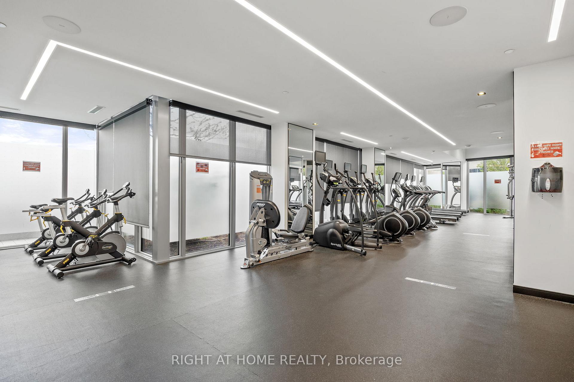 2 Bedrooms Condo at 225 Village Green, Toronto For sale