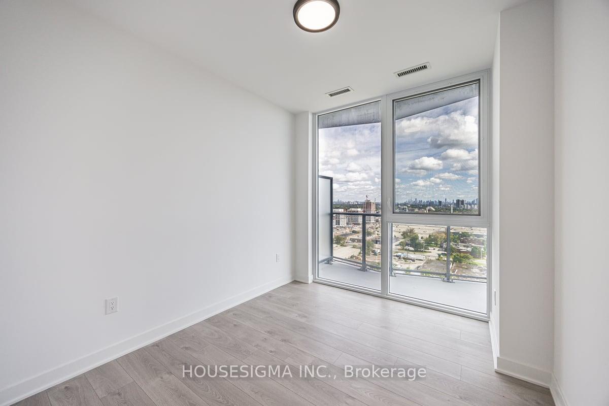 3 Bedrooms Condo at 36 Zorra,  Toronto For sale