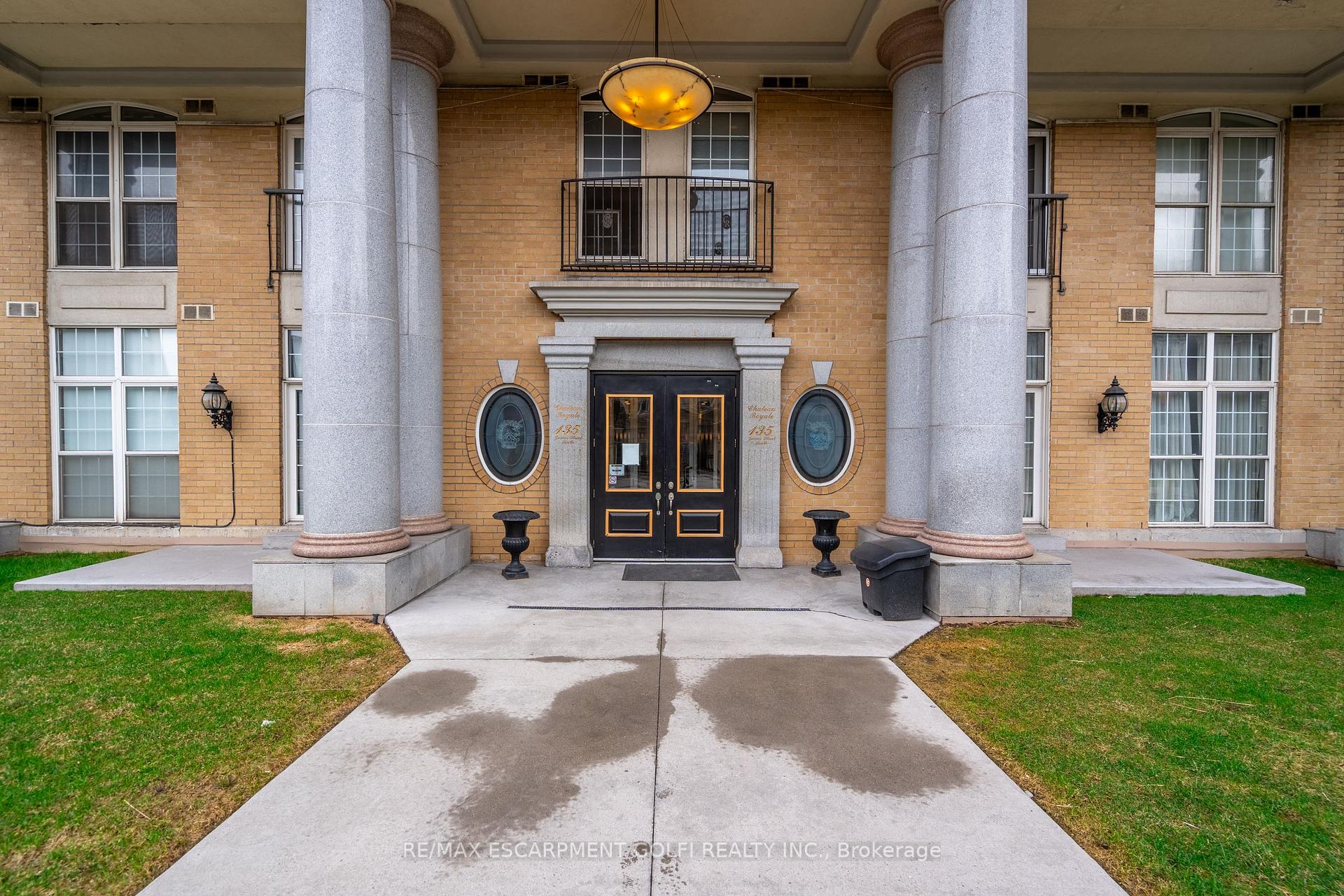 2 Bedrooms Condo at 135 James, Hamilton For sale