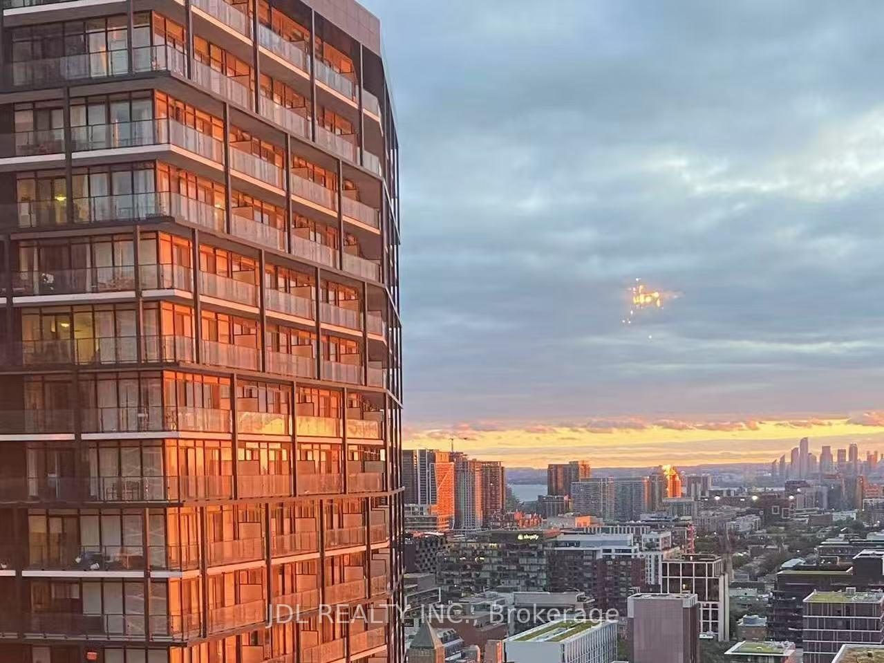 2 Bedrooms Condo at 318 Richmond, Toronto For sale