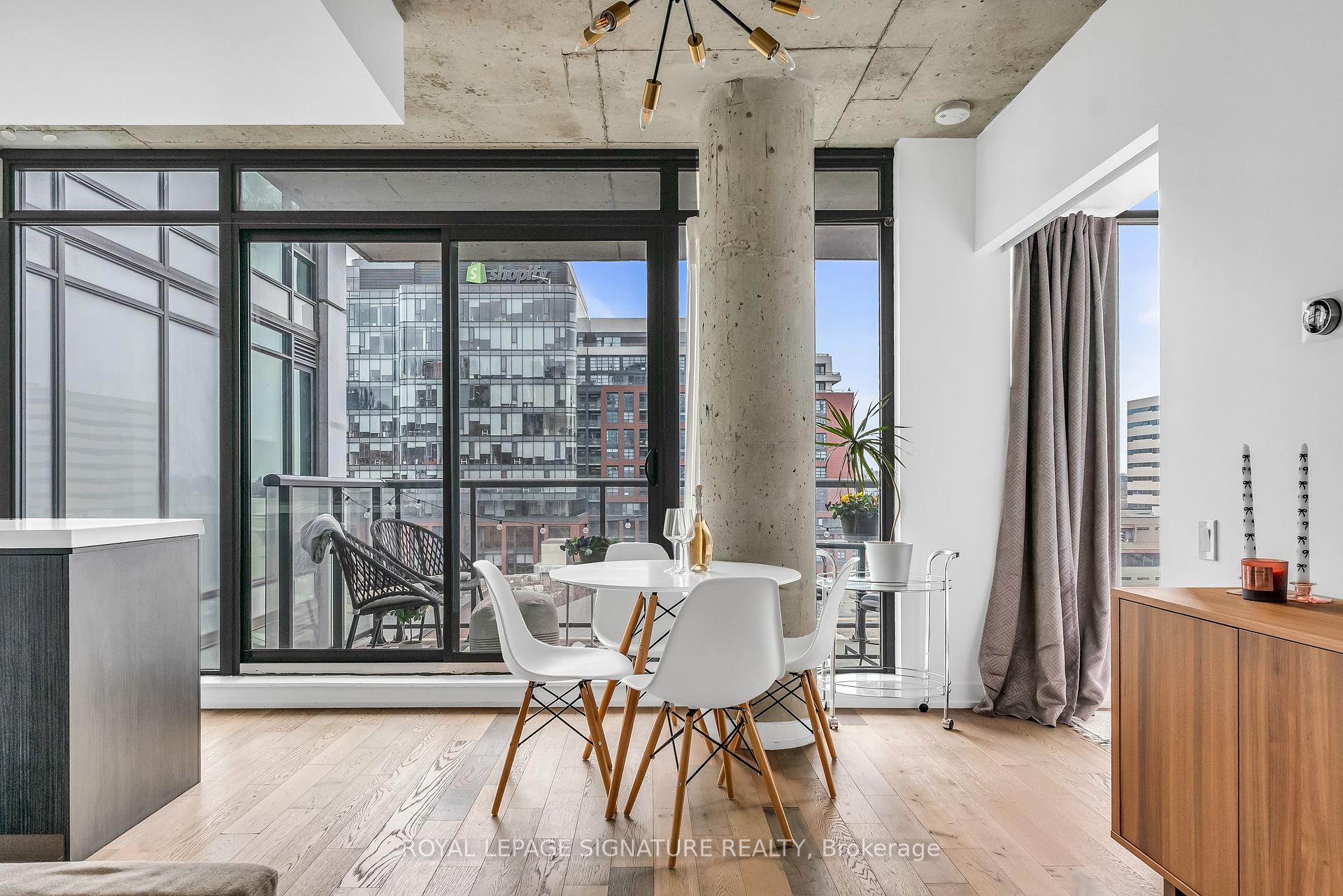 1 Bedroom Condo at 461 Adelaide, Toronto For sale