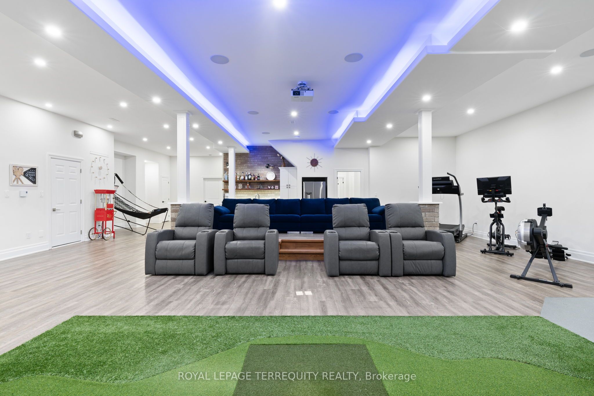 20 Country Club Crescent