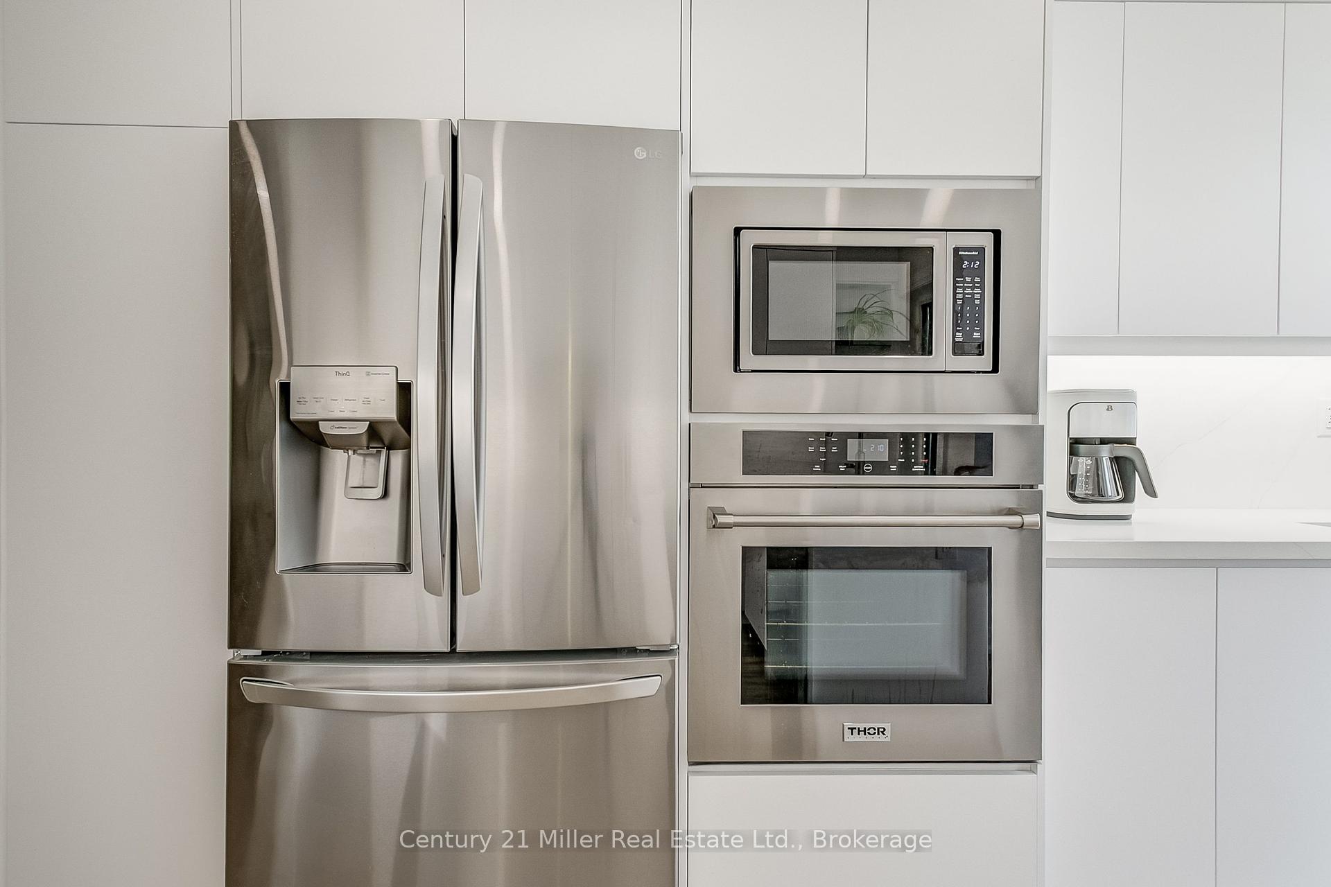 3 Bedrooms Condo at 1120 Queens, Oakville For sale