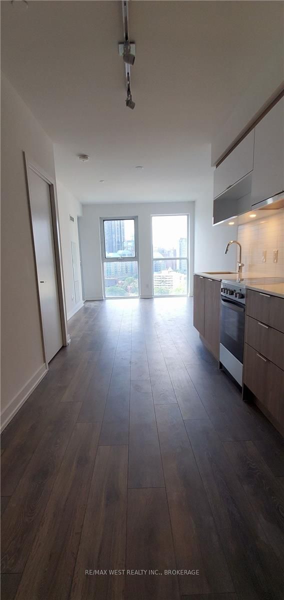 159 Wellesley Street 1501