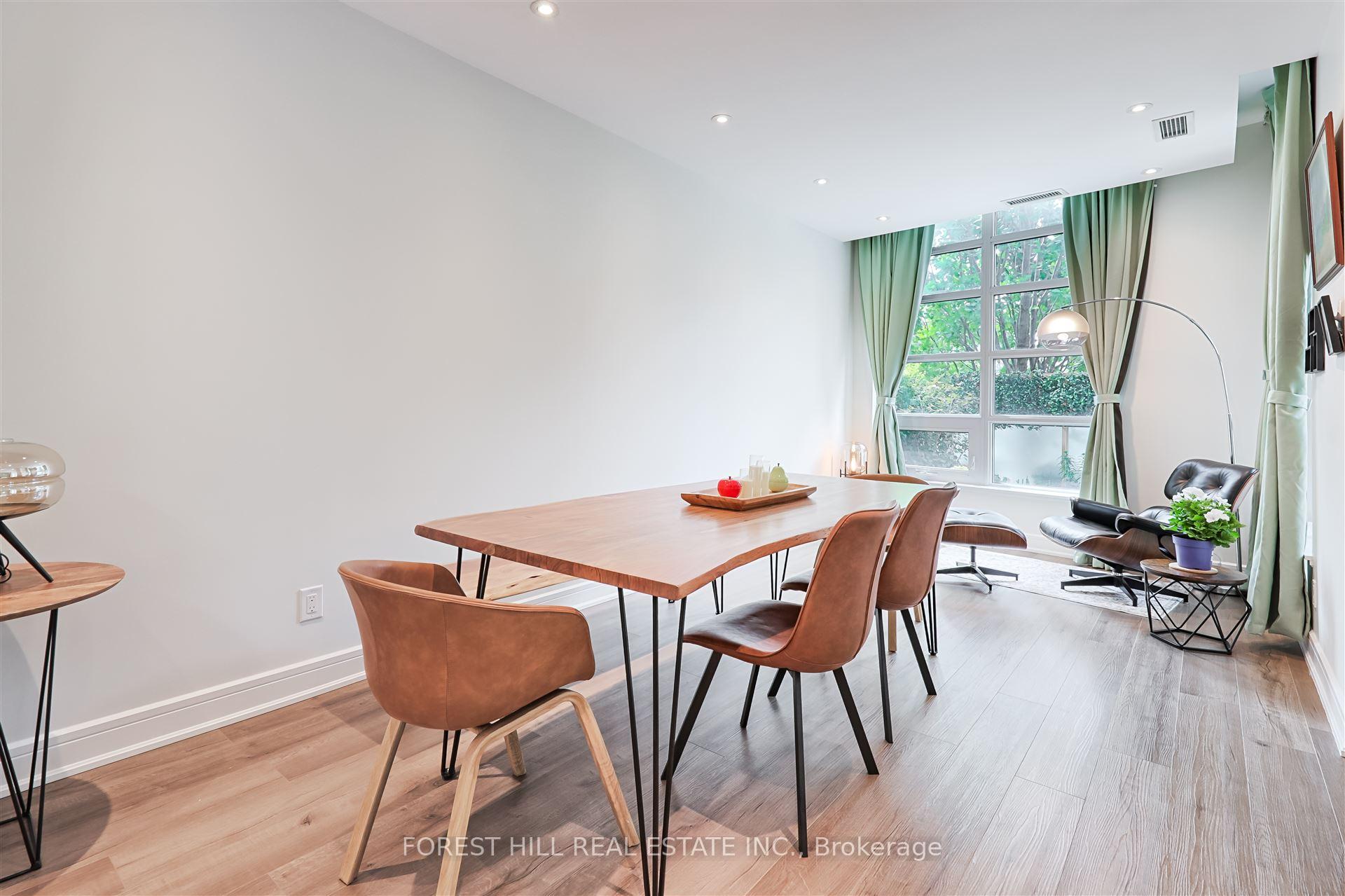 4 Bedrooms Condo at 35 Brian Peck, Toronto For sale