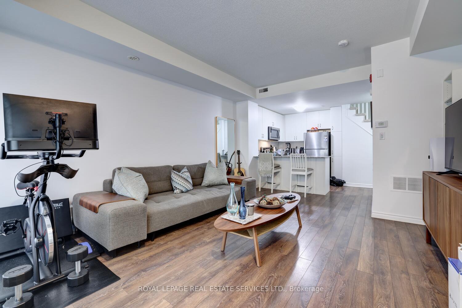 2 Bedrooms Condo at 100 Long Branch,  Toronto For sale