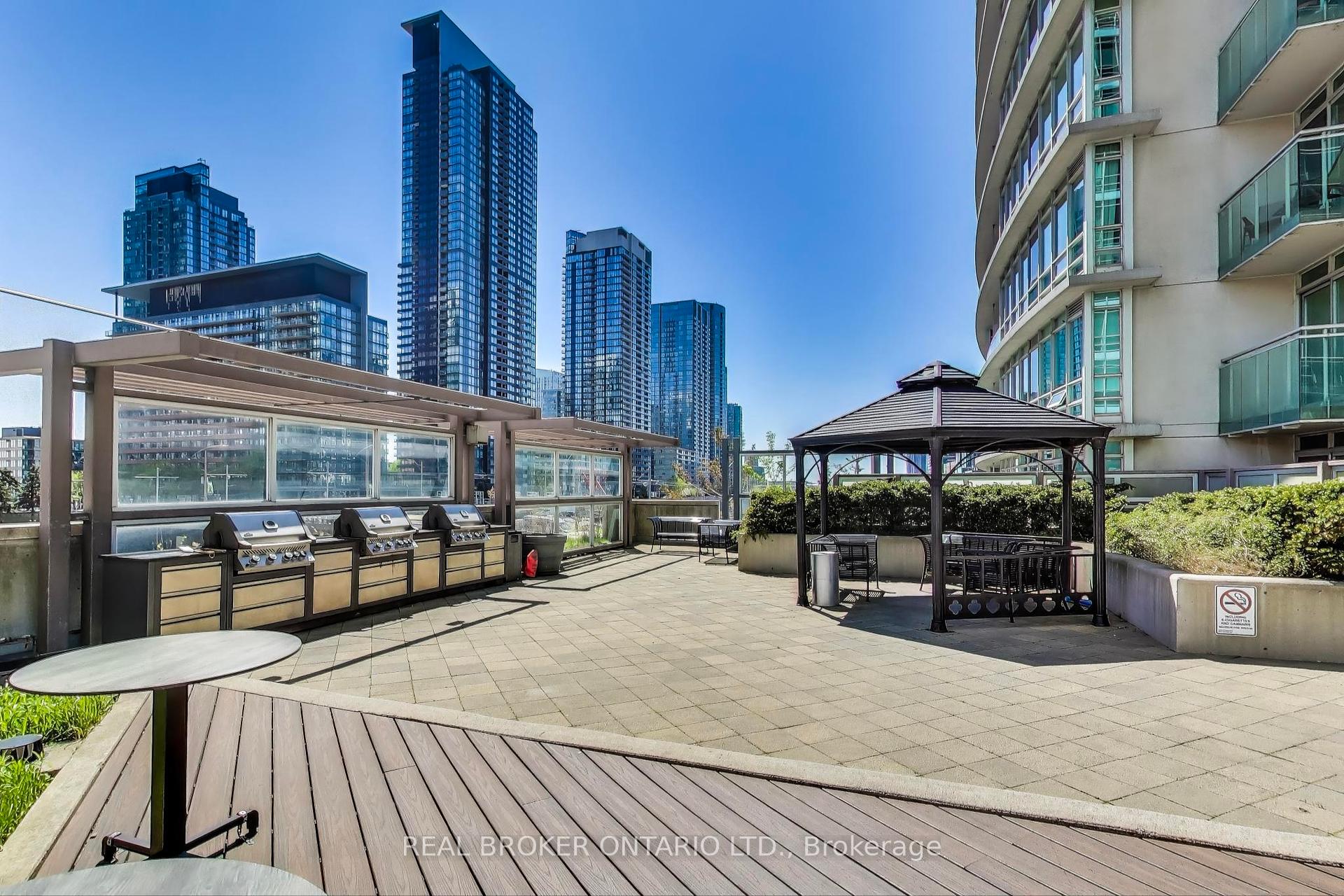 2 Bedrooms Condo at 397 Front, Toronto For sale