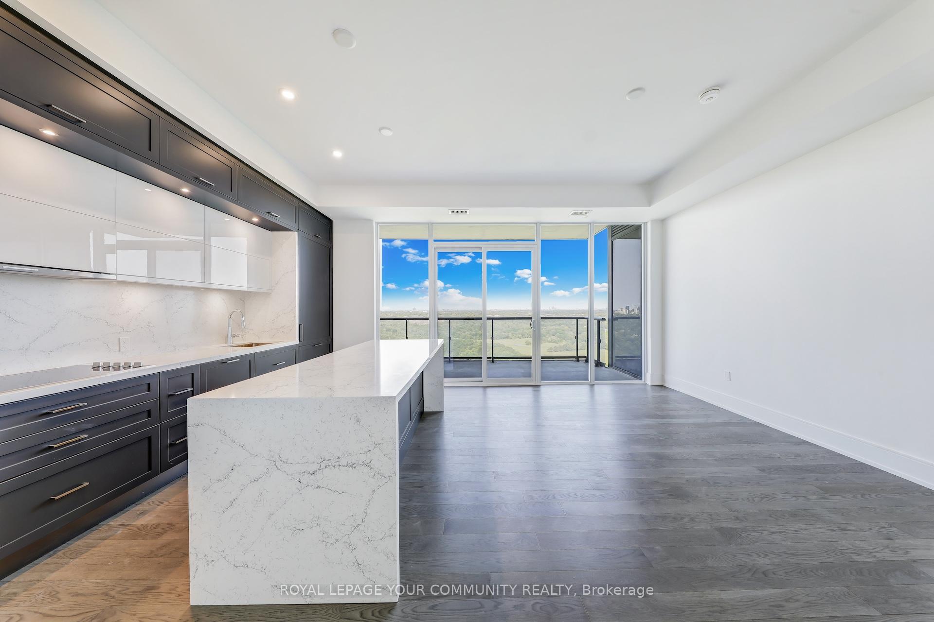 3 Bedrooms Condo at 10 Inn On The Park, Toronto For sale