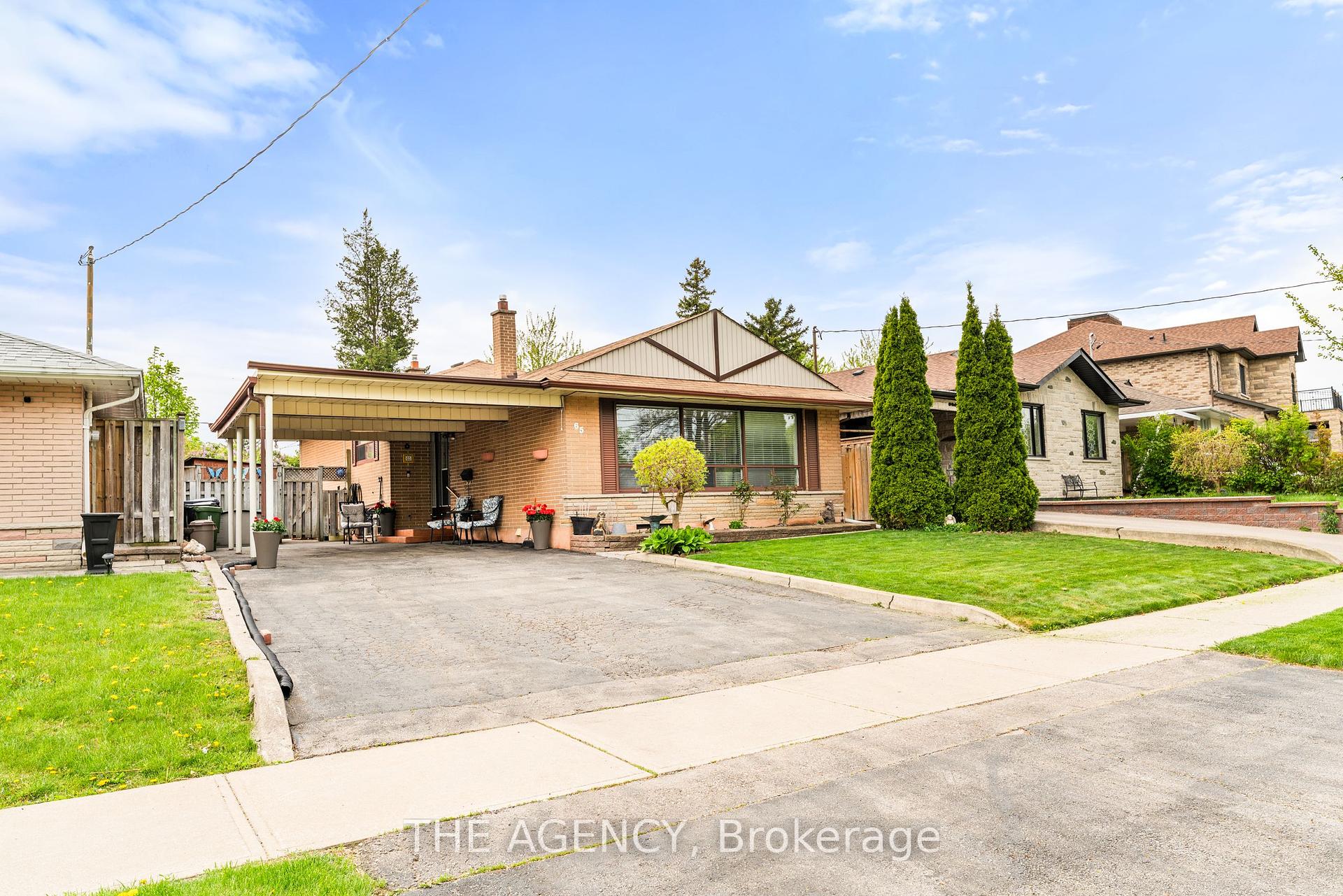 65 Barkwin Drive, Toronto, ON M9V 2W5