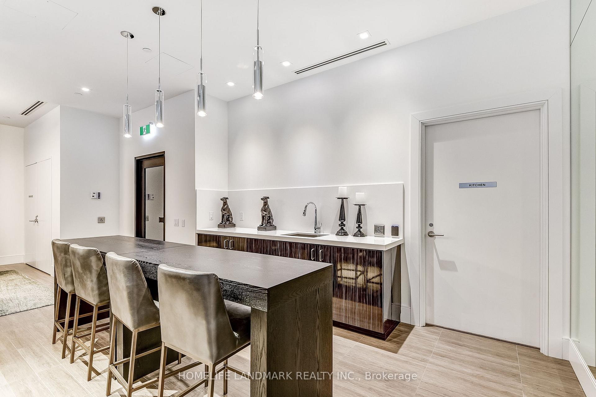3 Bedrooms Condo at 28 Widmer 3429,  Toronto For sale