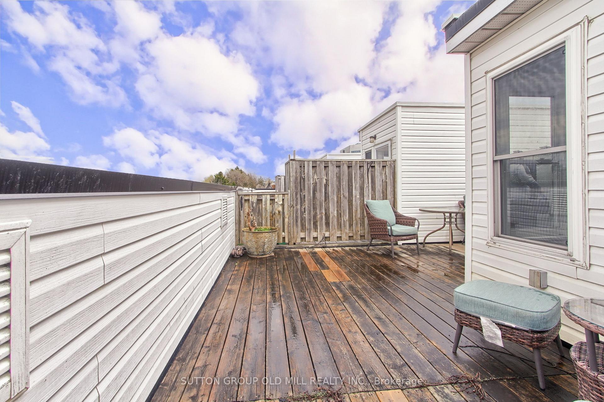 3 Bedrooms Condo at 760 Lawrence,  Toronto For sale