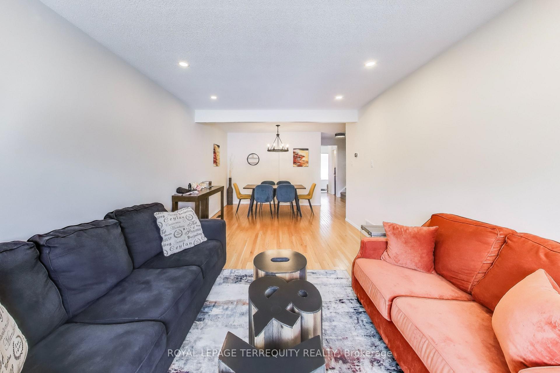 3 Bedrooms Condo at 2020 South Millway, Mississauga For sale